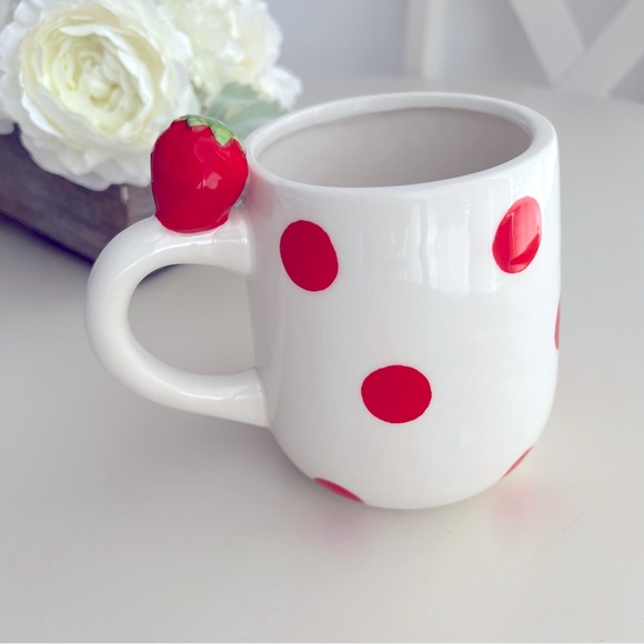 🖤STRAWBERRY MUG - Picture 2 of 9